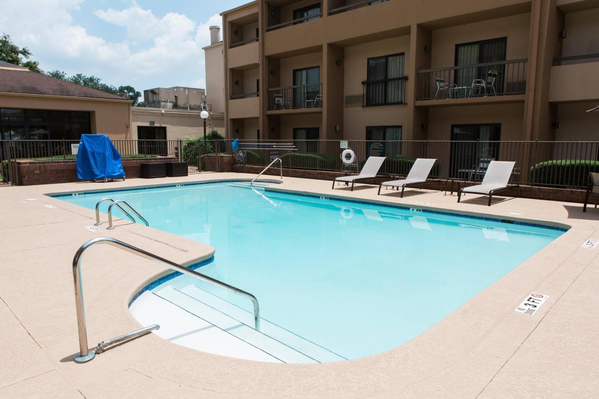Courtyard Montgomery Exterior photo